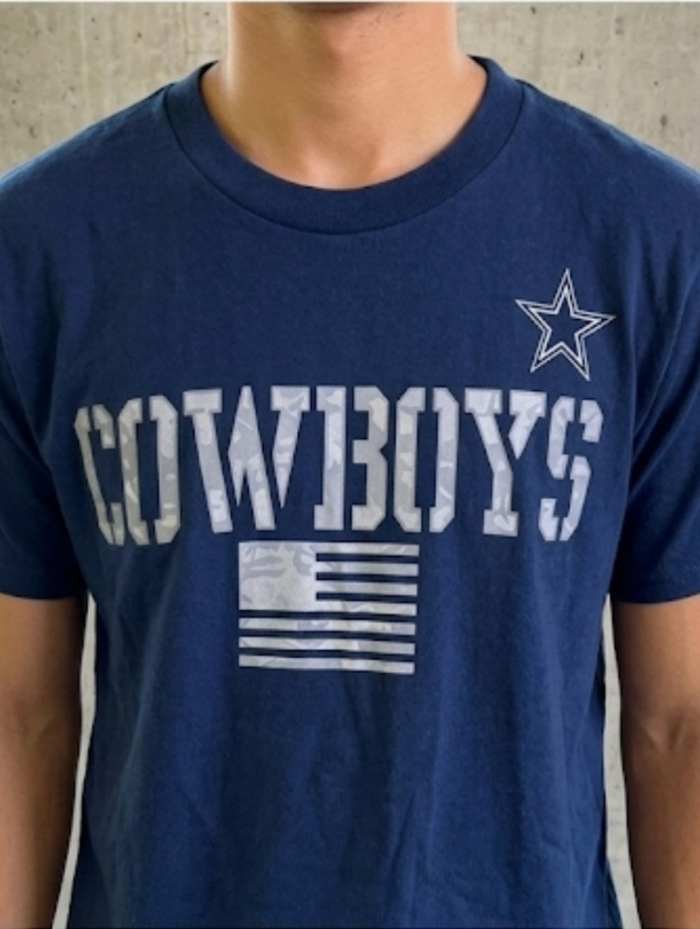 Dallas Cowboys Authentic T-Shirt Mens Small Navy Blue Flag Graphic NFL Football